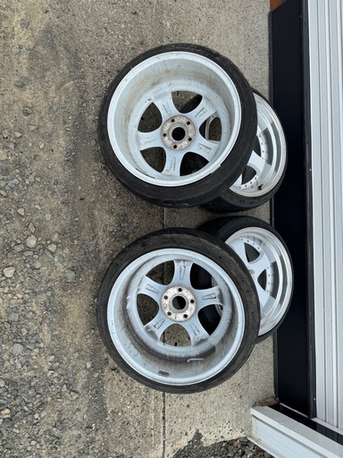 取引終了　18インチ　9.5J +25 ホイール　メーカー不明　4本