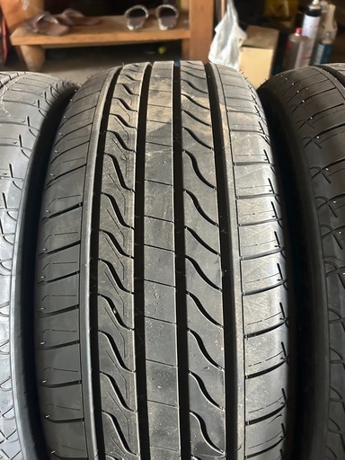 バリ溝！215-55R17 (yirk) 札幌のタイヤ、ホイールの中古あげます