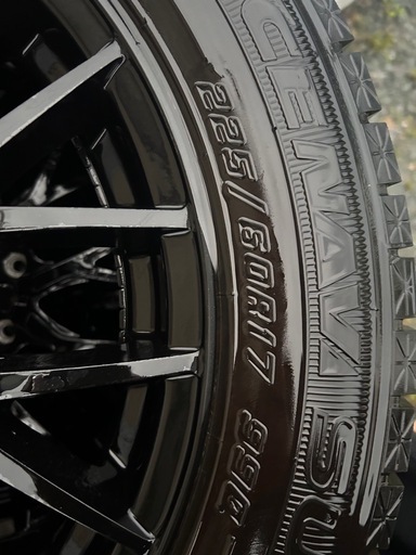 1シーズンのみ極美品　225 60 r17 グッドイヤー ICE NAVI