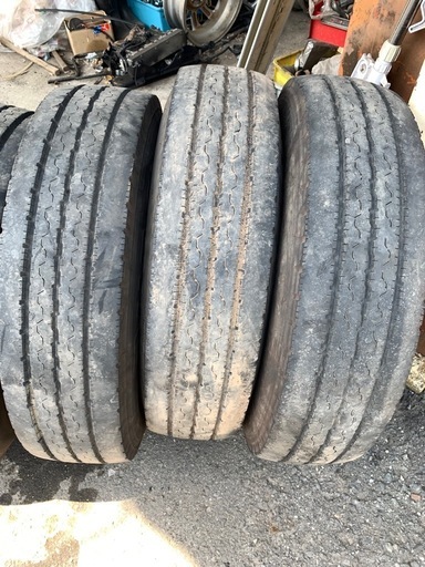 BS デュラビス　R205 205/85R16