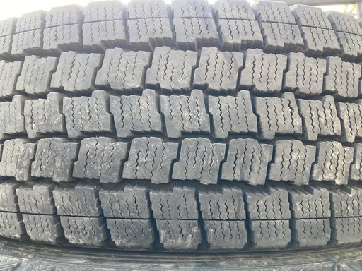 GOOD YEAR 195/80R15 24年製 冬タイヤ