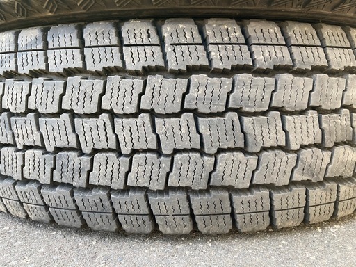 GOOD YEAR 195/80R15 24年製 冬タイヤ