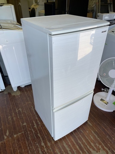 北九州市内配送無料　保証付き SJ-D14E-W 冷蔵庫 ホワイト系 [137L /2ドア /右開き/左開き付け替えタイプ]