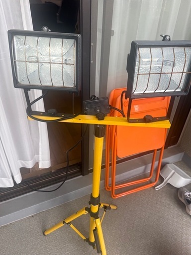 ハロゲン投光器