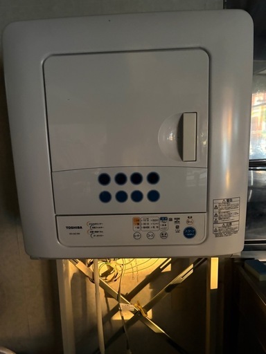 TOSHIBA 　洗濯電気乾燥機 架台付き‼️