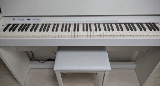 Roland デジタルピアノ（ホワイト）
