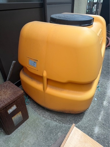 ローリータンク　
LT-500 プラスチック貯水タンク 500L