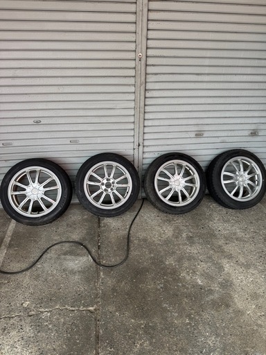 16インチ⭐︎車のタイヤ(YOKOHAMAタイヤ)