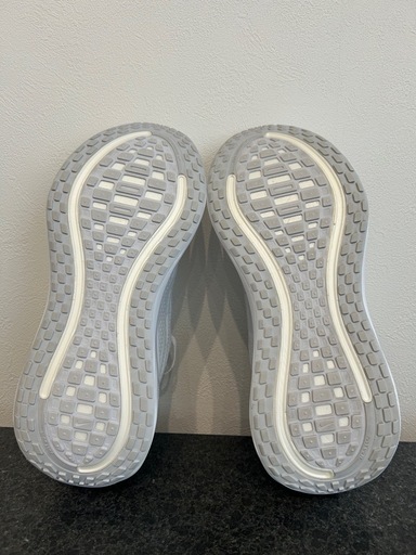 美品NIKE ボメロプラス ランニングシューズ ホワイト 28.5cm