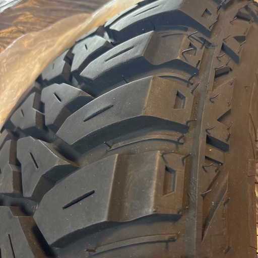 引越の為値引交渉可 シボレー サバーバン タイヤ&ホイール　KLEVER M/T  LT265/75R16　セット　