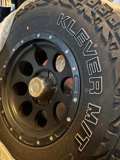 引越の為値引交渉可 シボレー サバーバン タイヤ&ホイール　KLEVER M/T  LT265/75R16　セット　