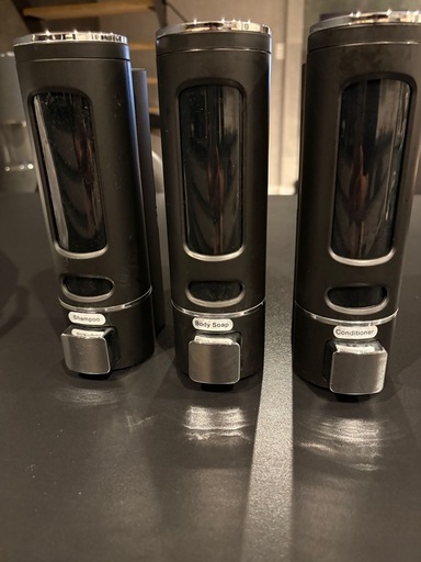 壁掛け式 ソープディスペンサー 3個セット シャンプーディスペンサー ソープディスペンサー 壁掛け 3連 下から 