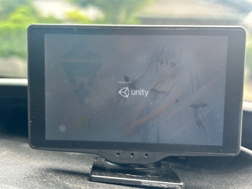 霧島レイのキャラクターが表示されたユピテルのレーザー＆レーダー探知機「Lei05」のモニター