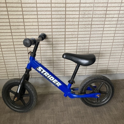 値下げ中！【新品未使用】ストライダー 12インチ ブルー ストライダー(ブルー12インチ) (ミモ) 北赤羽の幼児用自転車の中古