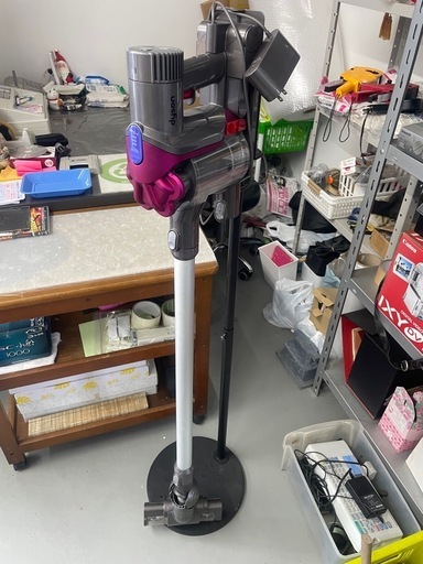 ダイソン DC35 コードレスクリーナー スタンド付き (中古商店 不用品