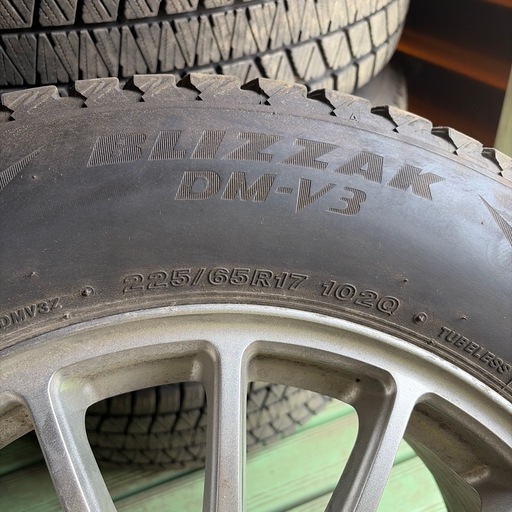スタッドレス225/65r17 DM-V3 バリ溝 (3156) 新琴似のタイヤ、ホイール