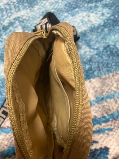 supremeサコッシュ