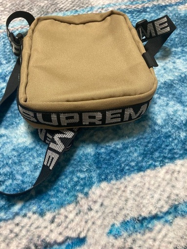supremeサコッシュ