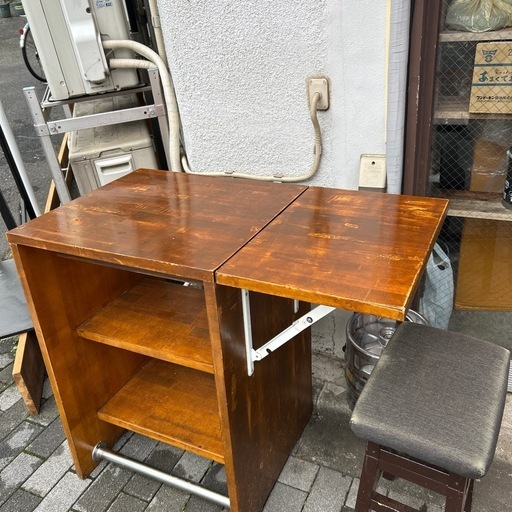 店舗用 木製カウンターテーブル 棚付き (chi naka) 荻窪のテーブルの
