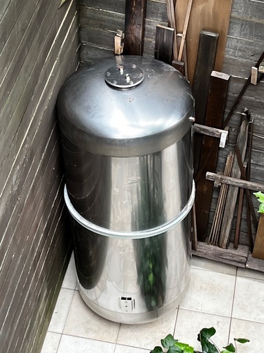 代表松田の呟き】回収したエコキュートは資源の宝庫！ 分解＆再利用で 【極上DIY素材】エコキュート貯湯タンク 460L ★外装・断熱材解体済み★ 美品ステンレス缶体（直接引き取り限定）