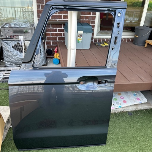 ホンダ N-BOXカスタム左前ドア
