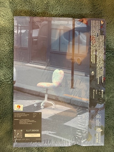 ［新品・未開封］ILLIT 4th MiniAlbum MAMIHLAPINATAPAI&PAW