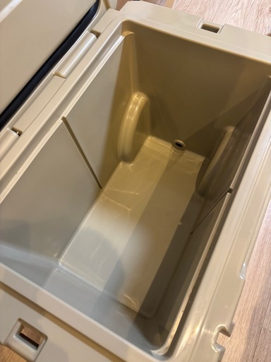 YETI 大型クーラーボックス車輪付き 41L