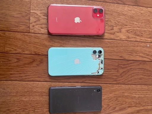 ジャンク品iPhone2台とxperia (つー) 藤枝のドコモ《その他》の中古