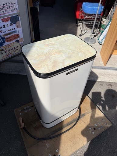 SUNDIA サンダイヤ 灯油タンク ホームタンク KS1-70N 70型タンク 容量65L 容積72.5L オイルタンク 中古品 底