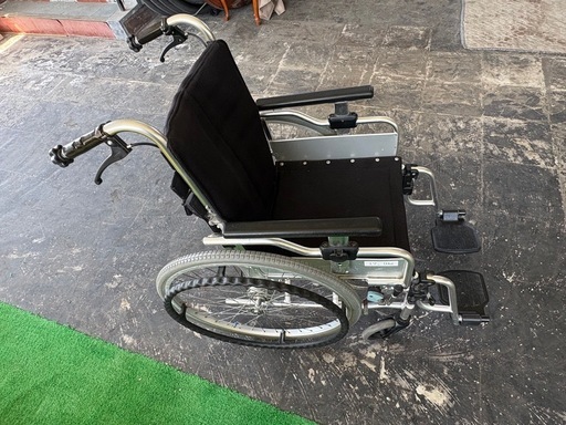 自走多機能型車椅子