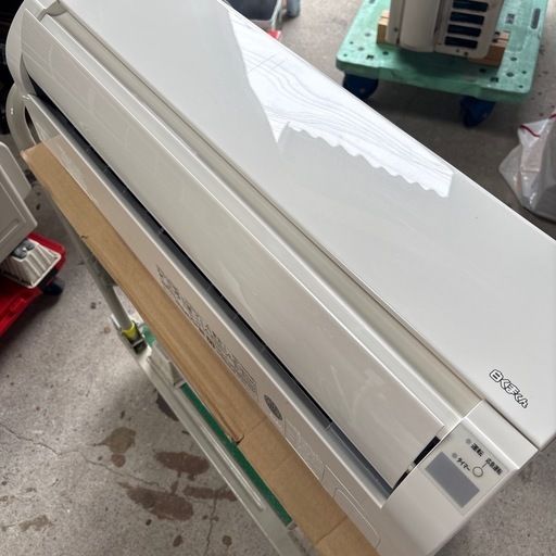 エアコン 日立 RAS-AJ22G 6畳用 
2.2kW 白くまくん ポンプダウン済（リモコン付）