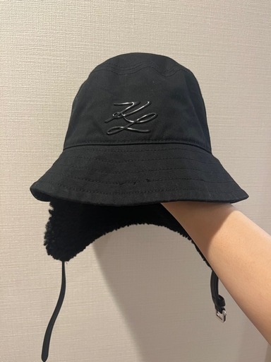 KARL LAGERFELD ブラック　バケットハット　ボア付き