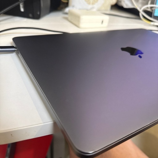 MacBook Pro M2 /8GB /256GB