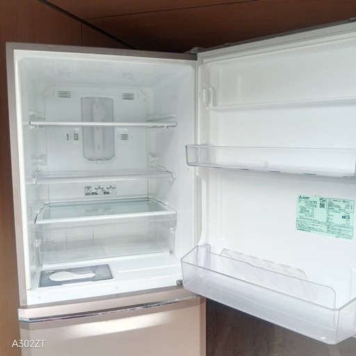 A6c6f8 送料設置無料 　三菱　自動製氷機能付大型冷蔵庫　335L