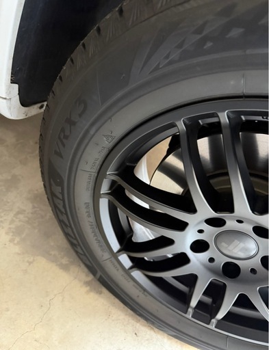 ブリヂストン VRX3 235/60R17 2023年製 17インチアルミホイール付 4本セット Jeep Commander