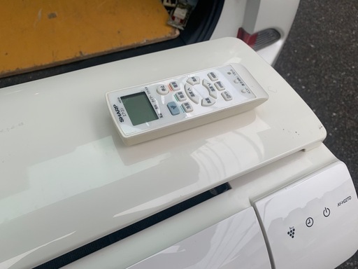 福岡市内取付料金込み　シャープ　ルームエアコン　2018年　6-8畳タイプ