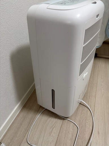 シャープ　衣類除湿機