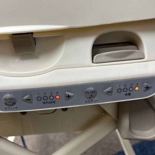 【中古品】Combi ハイ&ロースウィングラック ネムリラ AUTO SWING 4キャス