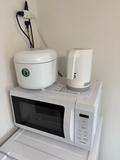 冷蔵庫、洗濯機、電子レンジ、ケトル、炊飯器