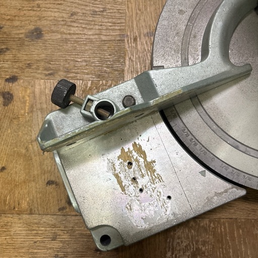 Amazon.co.jp: HiKOKI(ハイコーキ) 卓上丸のこ 刃径210~216mm 単相100V 【ジャングル深井店】ヒタチ卓上丸のこ 刃径210~216mm 単相100V 左傾斜+テーブル回転可能 C8FC 堺市 深井【FU126