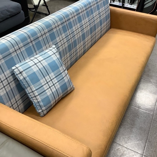 ノーブランド　３人掛けソファー　入荷致しました！