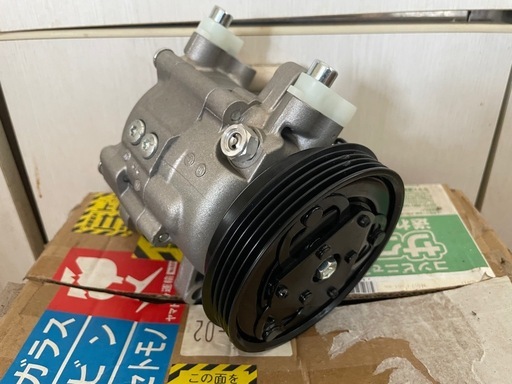 スバルサンバー新品エアコンコンプレッサー
