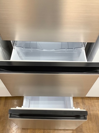 90分の無料軽トラック貸出サービス！【HITACHI】3ドア冷蔵庫（R-V32TVL