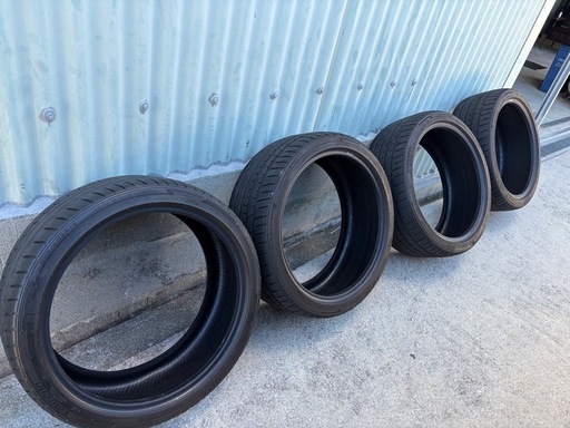 HANKOOK LAUFENN 225 40 R19 中古タイヤ