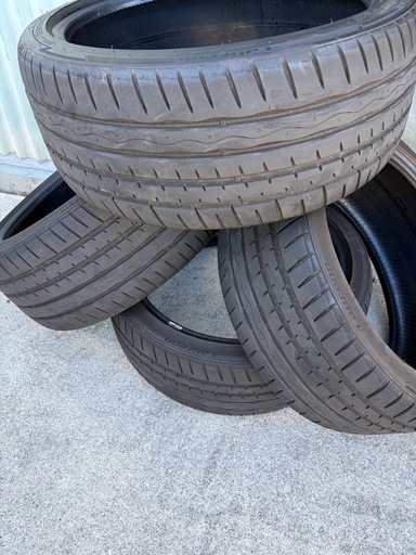 HANKOOK LAUFENN 225 40 R19 中古タイヤ
