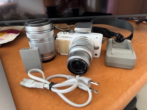 OLYMPUS PEN E-PL8 ダブルズームキット ホワイト 完動品