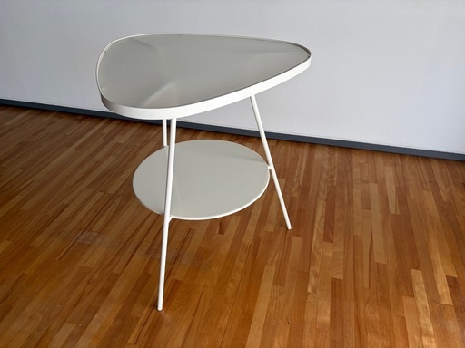 希少品 おしゃれなベッドサイドテーブル　美品 IKEA ULSBERG ウルズベリ 白