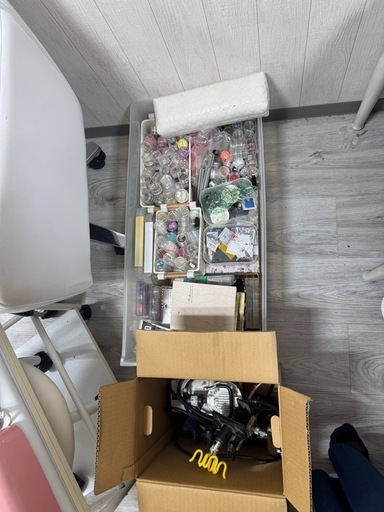 業務用ネイルパーツなど