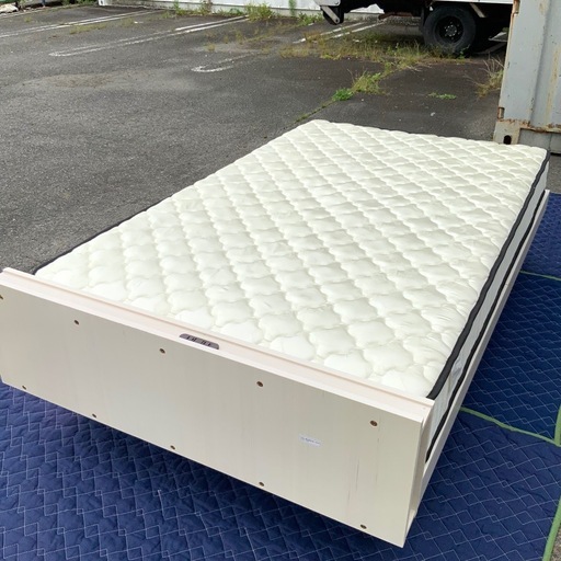 【中古品】アイリスオーヤマセミダブルベッド＋マットレス