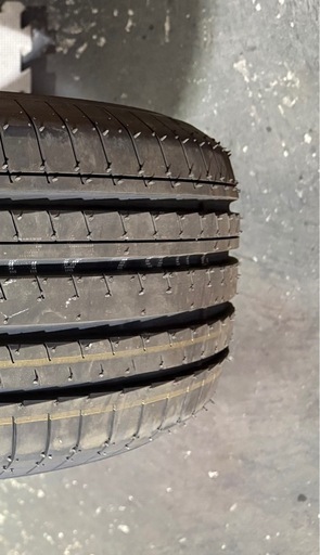 ⭐️値下げ‼️‼️ヨコハマアドバンV61 225/60R17 夏タイヤ 【新車外し】